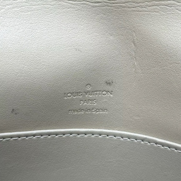 Louis Vuitton THOMPSON STREET VERNIS YELLOW IN EXCELLENT CONDITION - Picture 15 of 16